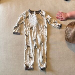 Kyte BABY Cream Giraffe-Print Footed One-Piece